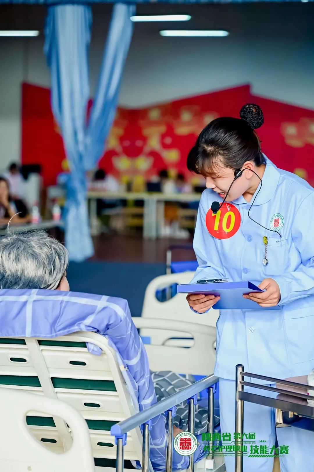 頤悅養(yǎng)老公司的李露露，你是好樣的！