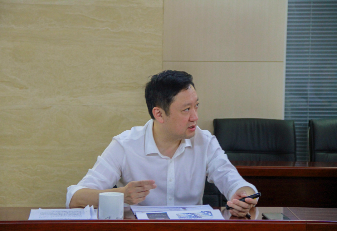 杜巖岫同志參加支部活動，為黨員講授黨課