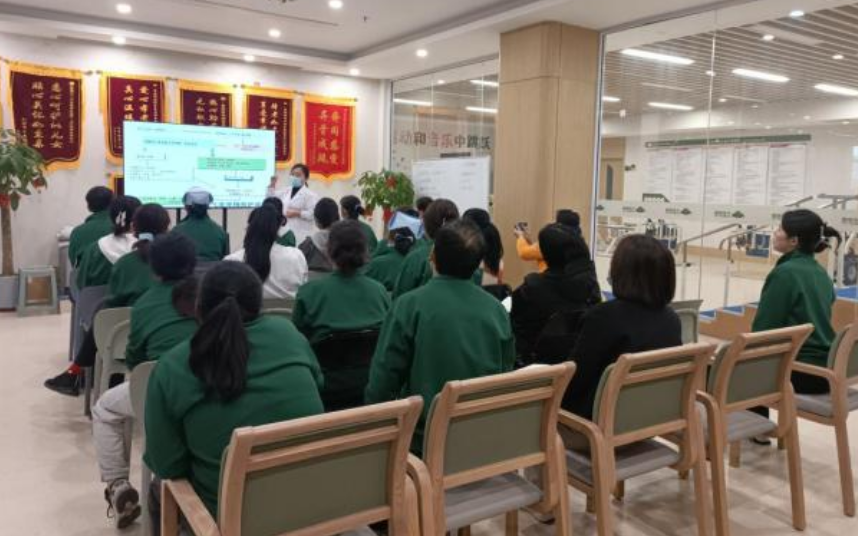“救”在身邊！共筑服務安全——頤信養(yǎng)老舉辦急救技能培訓